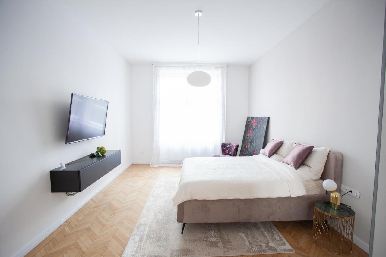 Real Deluxe Next To Danube Daire Budapeşte Dış mekan fotoğraf