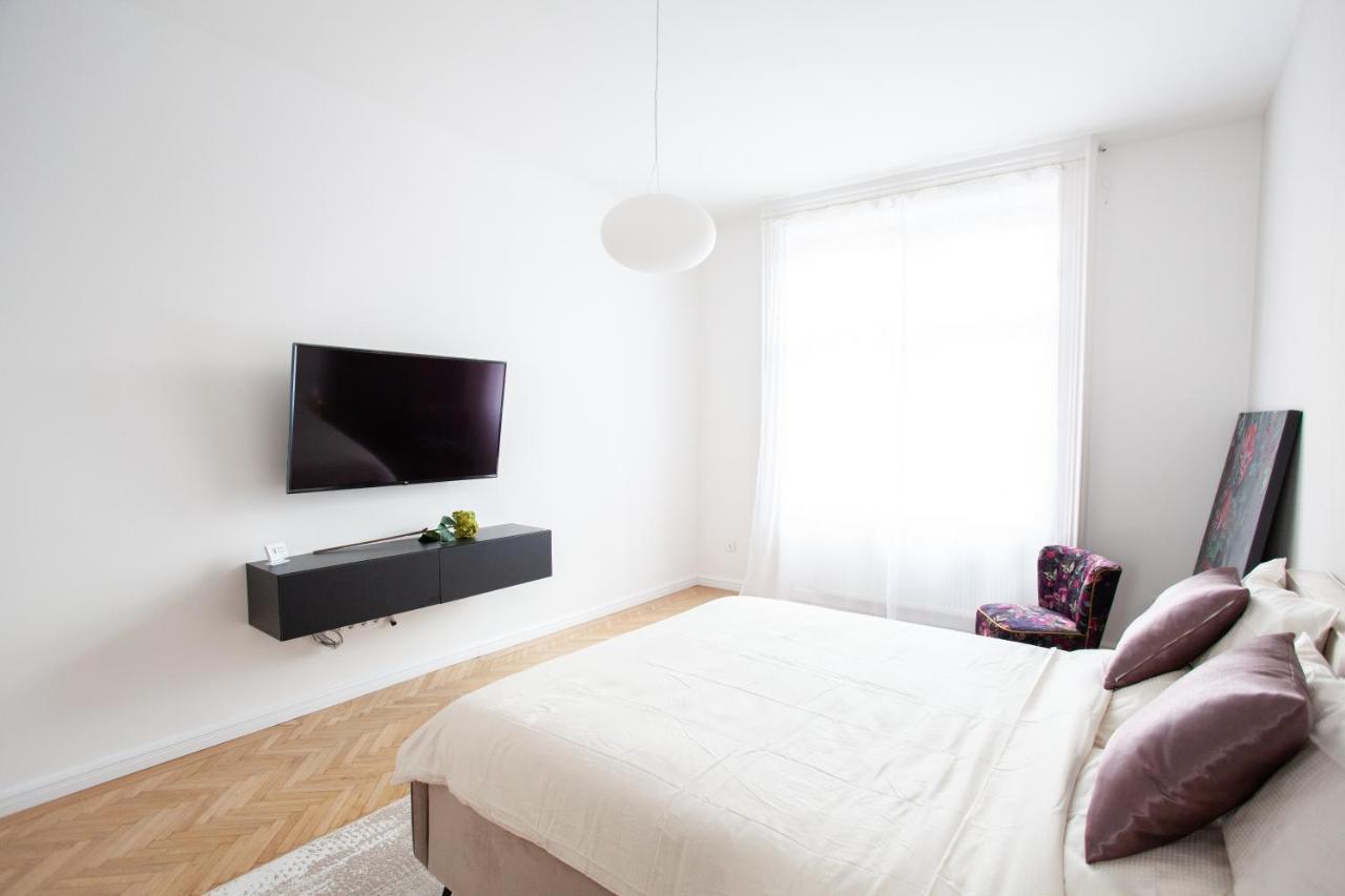 Real Deluxe Next To Danube Daire Budapeşte Dış mekan fotoğraf